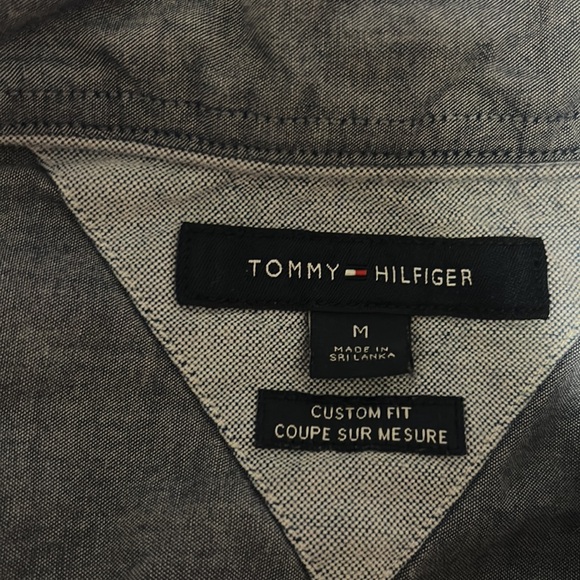 Tommy Hilfiger button down - Picture 2 of 2